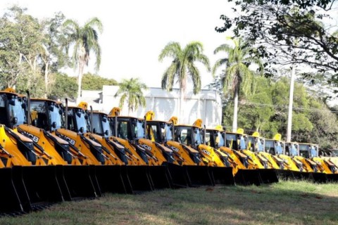 Secretaria da agricultura SP entrega maquinário agrícola e beneficia seis cidades da região
