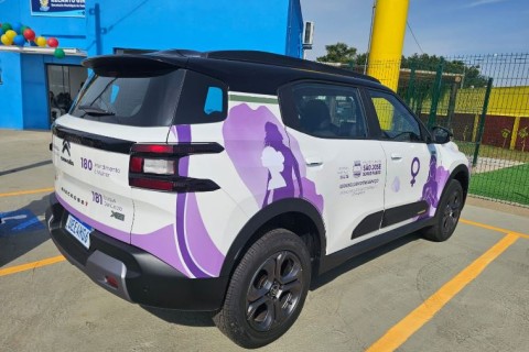 São José do Rio Pardo recebe veículo para transporte de mulheres na rede pública de saúde