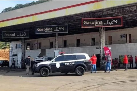 Posto de combustíveis é flagrado funcionando mesmo após interdição