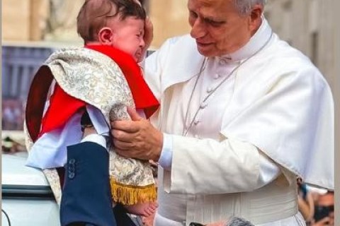 Bebê de Aguaí recebe bênção do Papa Leão XIV no Vaticano e emociona a web