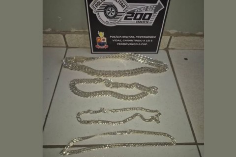 Adolescente é apreendido após invadir e furtar comércio no centro de São José do Rio Pardo